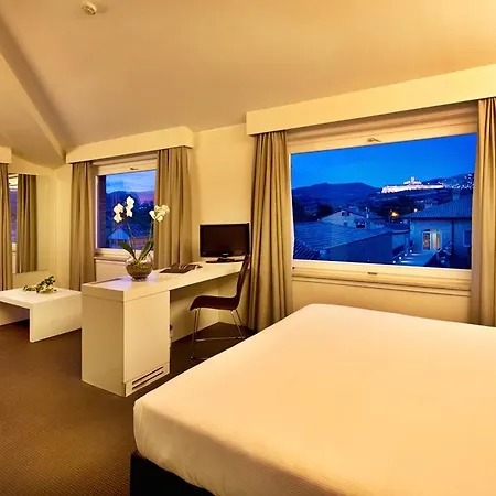 Hotel Th - Cenacolo Assisi