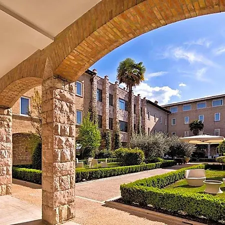Th - Cenacolo Hotell
