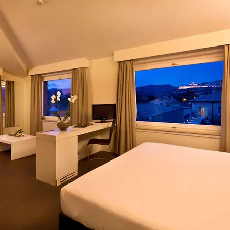 Th - Cenacolo Otel